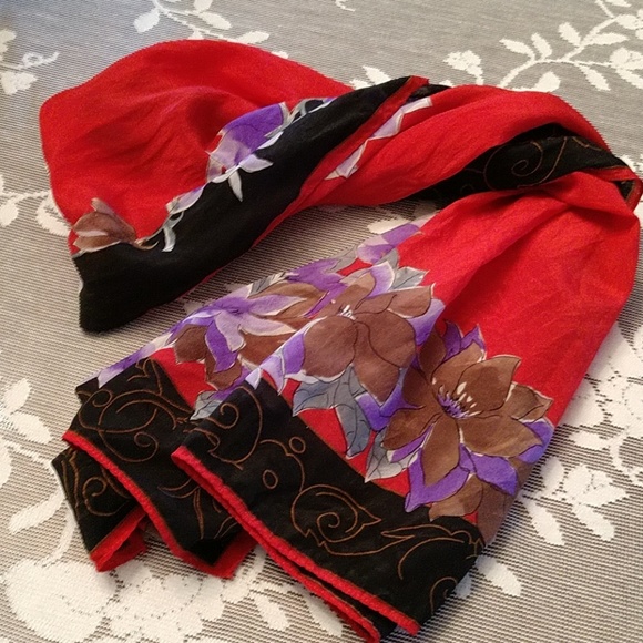Silky Red Black/Gold Filigree Scarf - Picture 4 of 4